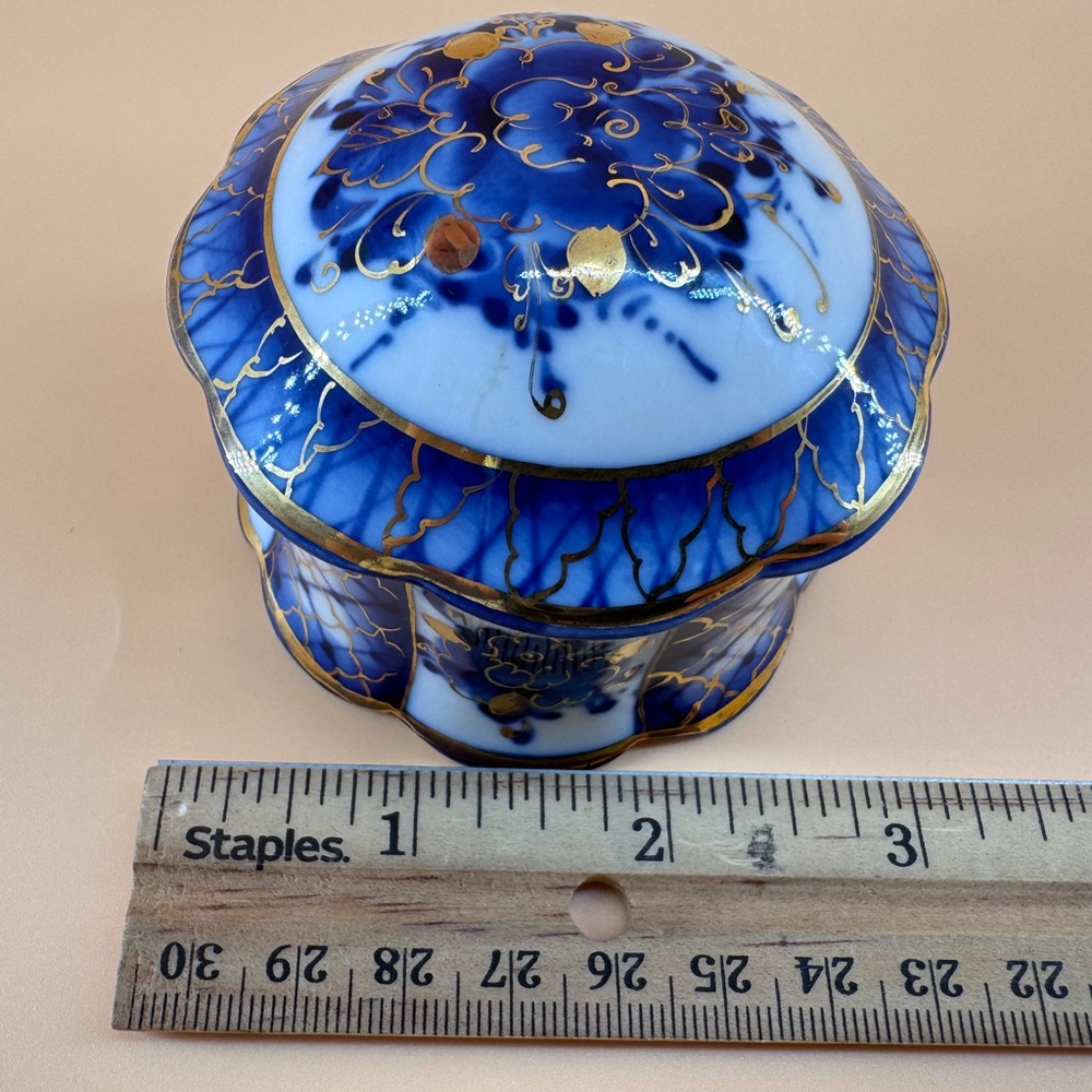 Trinket Box Porcelain Gzhel Hand Painted White Blue Gold NWOT - Picture 5 of 15